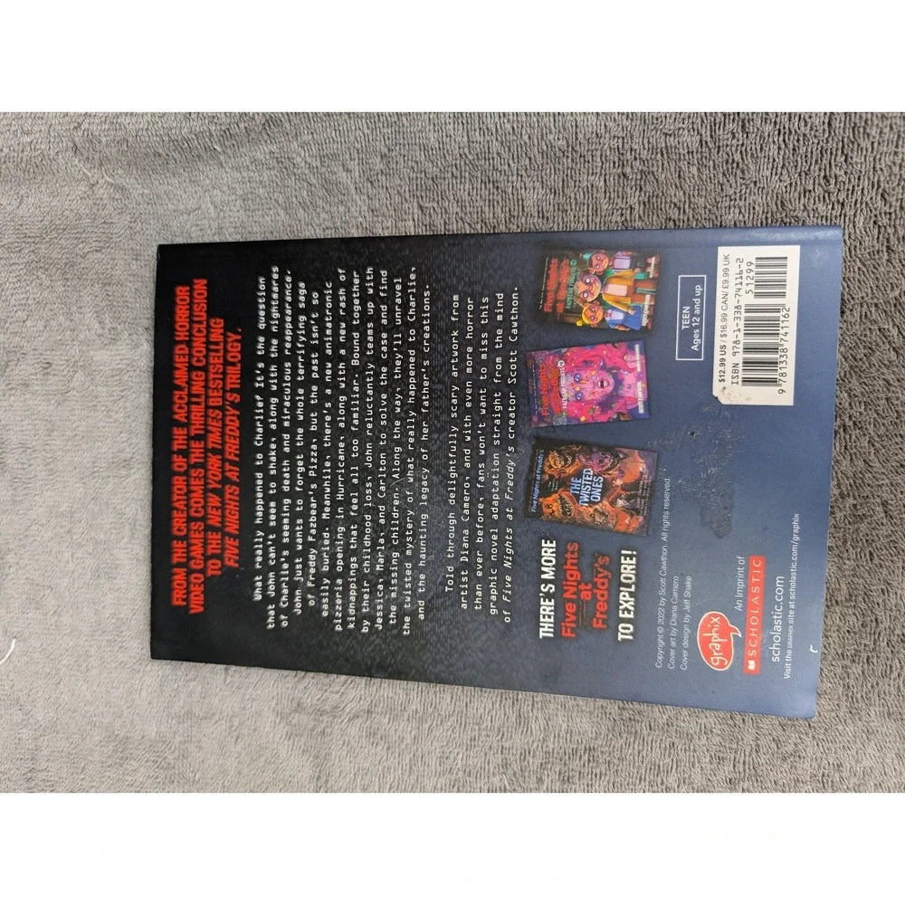 Five Nights at‎ Freddy's: The Fourth Closet by Scott Cawthon